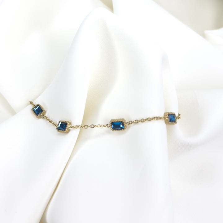 Liya bracelet blue