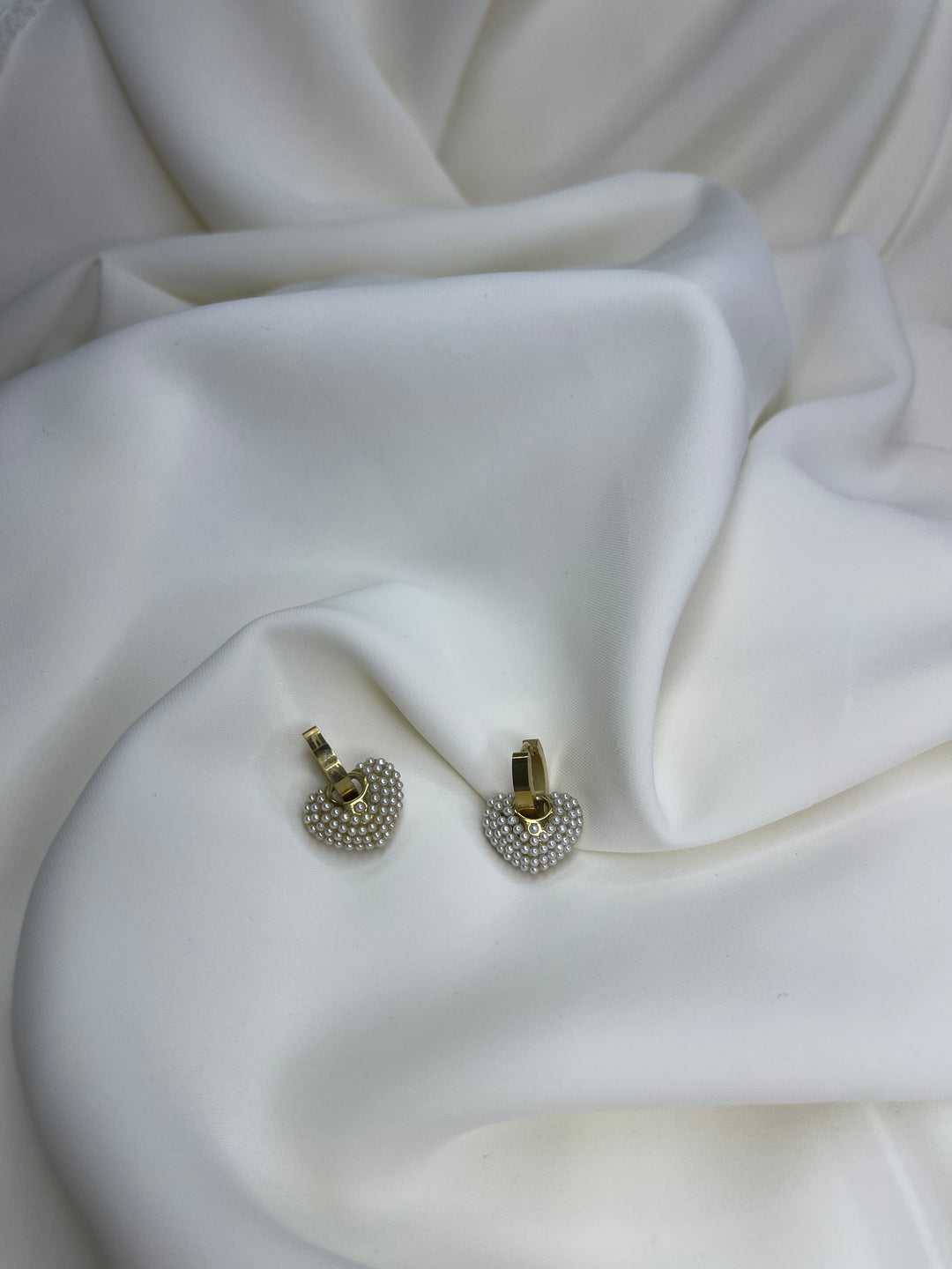 Heart pearl earrings